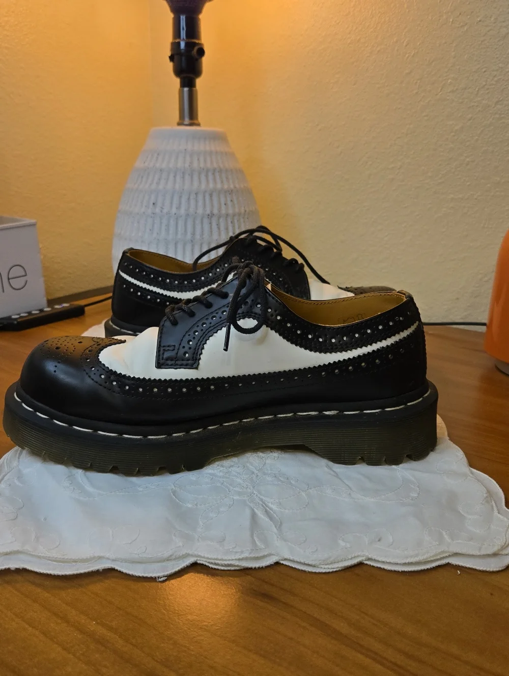 Dr. Martens 3989 Bex Smooth Leather Broque Shoe Black/White Size 8/9W or 7 M